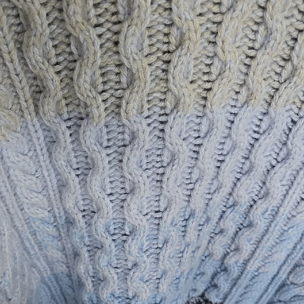Carlisle Merino Wool Blend V-Neck Sweater with Gray and Blue Trim Size L - Picture 4 of 9
